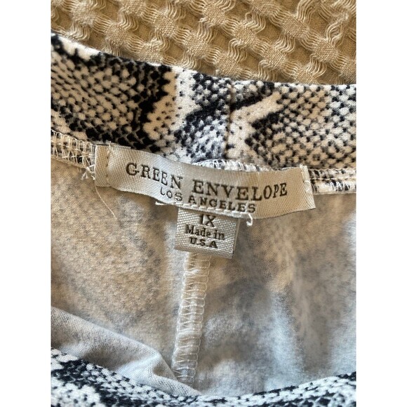 Green Envelope Women’s Blouse Plus Sz 1X Faux Snakeskin Pullover Top Long Sleeve - Picture 9 of 12